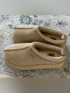 UGG Women’s TAZZ II tan size 11
